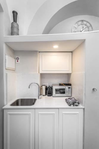 Magical Apartments in front To Mamilla Mall - image 7
