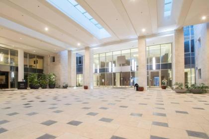 Beautiful 2bdm apt with gorgeous view - image 11