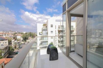Beautiful 2bdm apt with gorgeous view - image 17