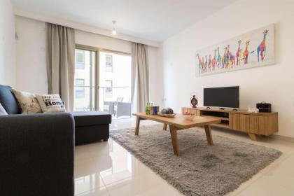 Beautiful 2bdm apt with gorgeous view - image 2