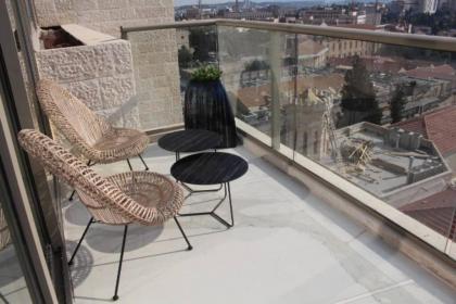 Beautiful 2bdm apt with gorgeous view - image 20