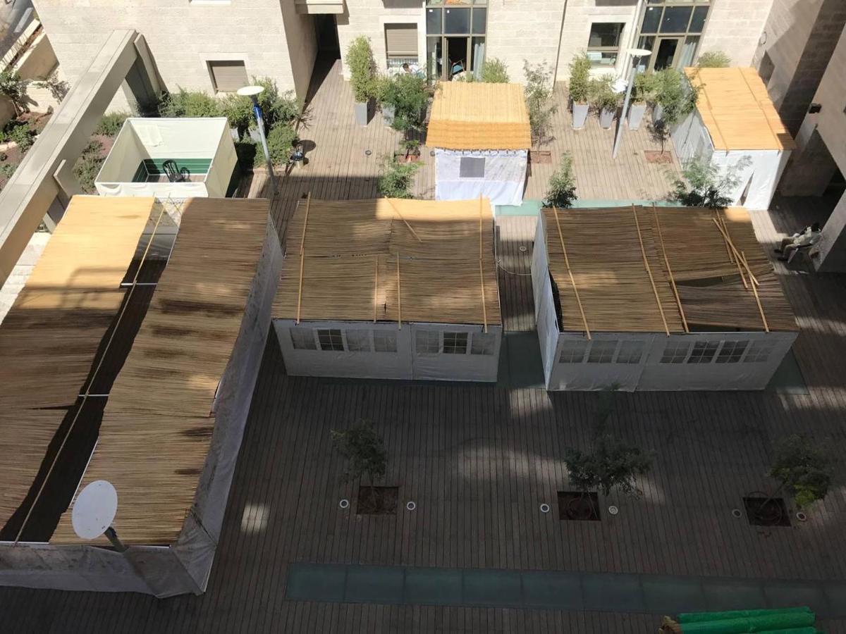Beautiful 2bdm apt with gorgeous view - image 6