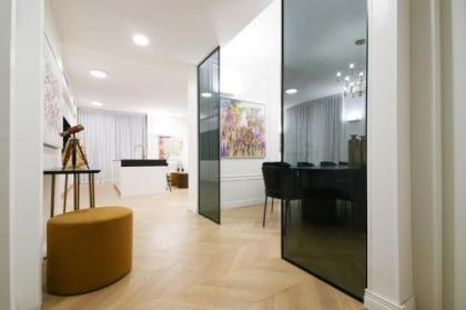Gorgeous 4 bedroom apt in JTower Jerusalem - image 1