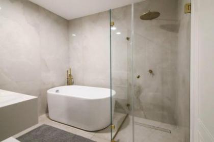 Gorgeous 4 bedroom apt in JTower Jerusalem - image 20