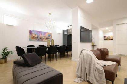 Gorgeous 4 bedroom apt in JTower Jerusalem - image 3