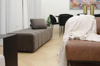 Gorgeous 4 bedroom apt in JTower Jerusalem - image 8