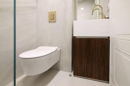 Gorgeous 4 bedroom apt in JTower Jerusalem - image 9