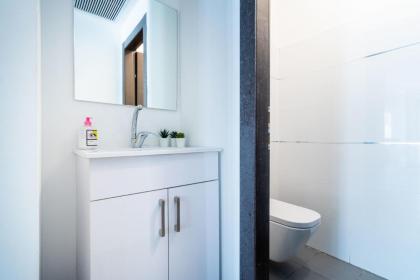 JAFFA- Beautiful 3 bedroom apartment best location - image 14