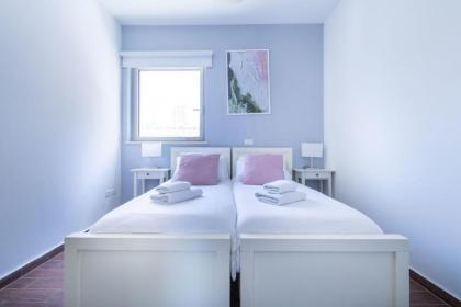 JAFFA- Beautiful 3 bedroom apartment best location - image 16