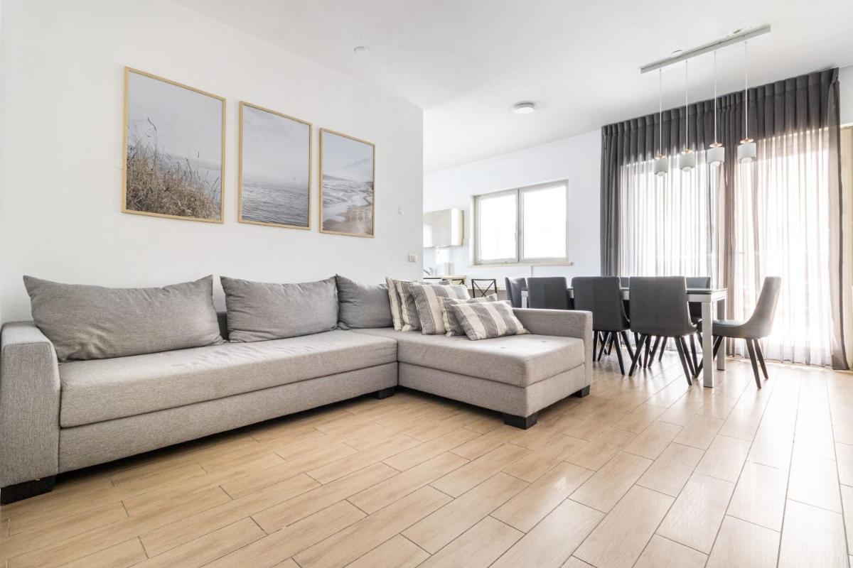 JAFFA- Beautiful 3 bedroom apartment best location - image 3