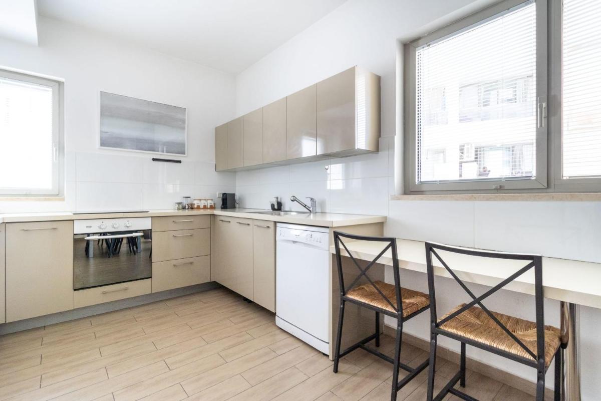 JAFFA- Beautiful 3 bedroom apartment best location - image 7