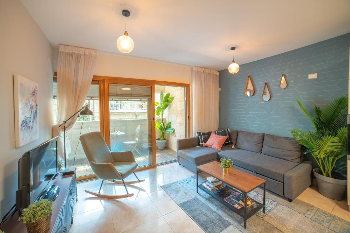 Art Apartment In Mamila - King David Residence - image 4