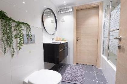 luxury HAUMAJERUS apartments-אירוח יוקרתי בירושלים - image 14
