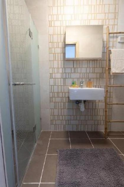 luxury HAUMAJERUS apartments-אירוח יוקרתי בירושלים - image 15