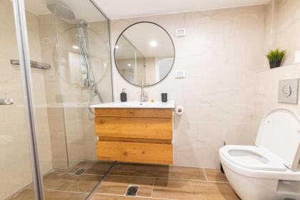 Cohens apartments - image 21