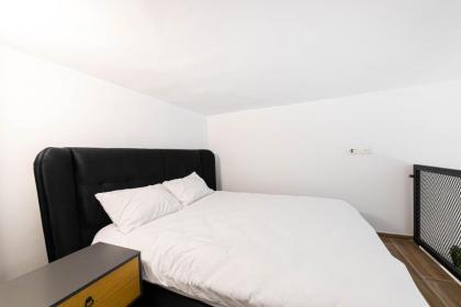 Cohens apartments - image 24