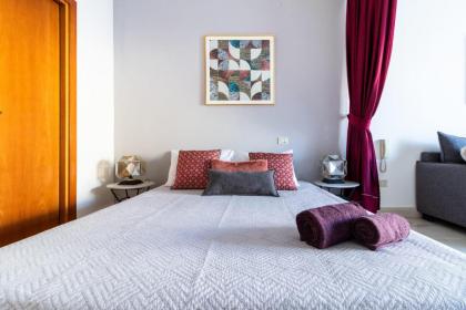 Cosy Studio in Mamilla free parking up to 5 ppl - image 11