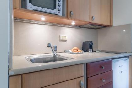 Cosy Studio in Mamilla free parking up to 5 ppl - image 16