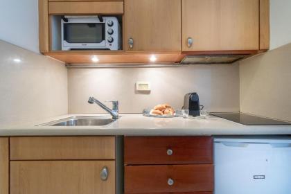 Cosy Studio in Mamilla free parking up to 5 ppl - image 17