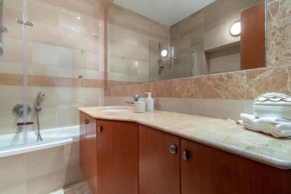 Cosy Studio in Mamilla free parking up to 5 ppl - image 19