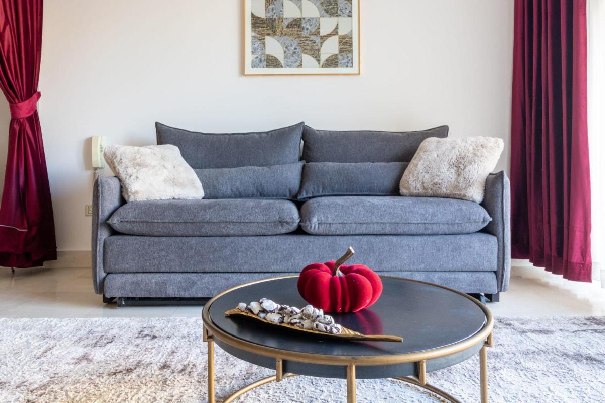 Cosy Studio in Mamilla free parking up to 5 ppl - image 2