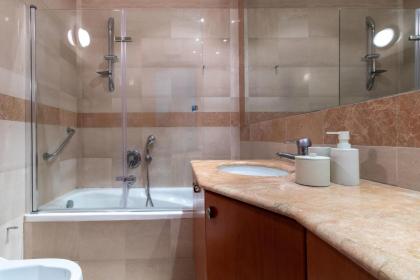 Cosy Studio in Mamilla free parking up to 5 ppl - image 30