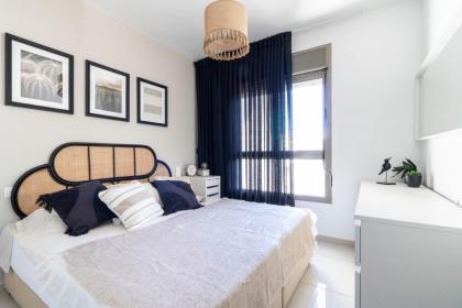 Stylish 1 Bedrooms Parking At City Gate - image 10