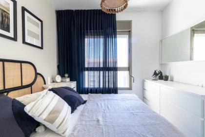 Stylish 1 Bedrooms Parking At City Gate - image 11