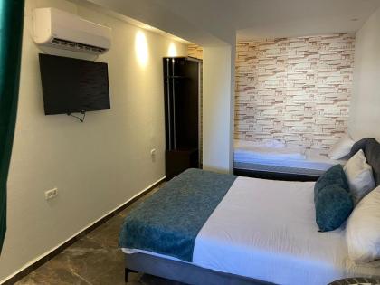 Lago Suites Hotel - image 20