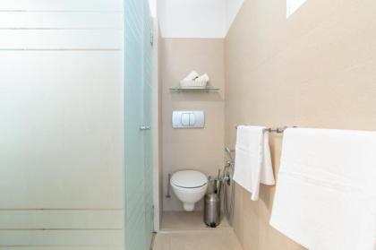 Art Apartment In Mamila - Art & View - image 25