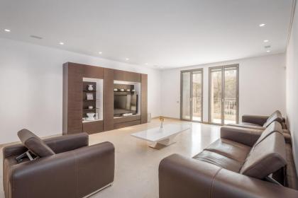 Spectacular 375 SQM at Mamilla Mall - 4 bedroom - image 3