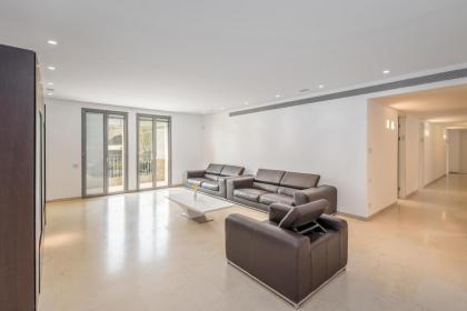 Spectacular 375 SQM at Mamilla Mall - 4 bedroom - image 6