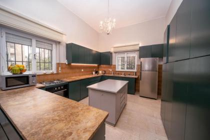 Art Apartment In Mamila - Villa Rehavia - image 26