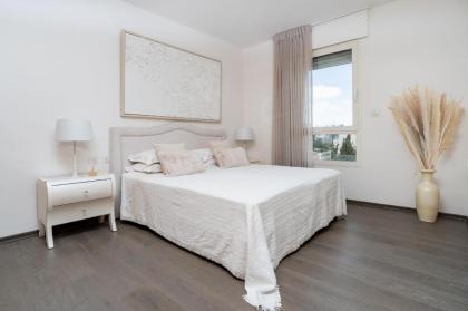 King David Penthouse with private pool - image 13