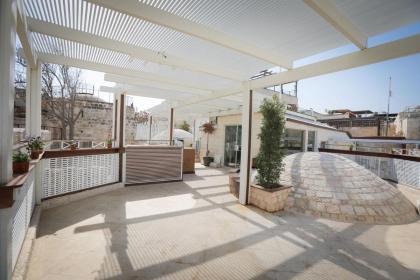 Western Wall Luxury House - image 20