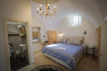 Western Wall Luxury House - image 21