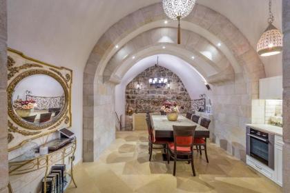 Western Wall Luxury House - image 4