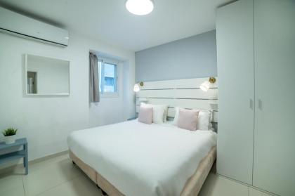 King George 21 Apartments