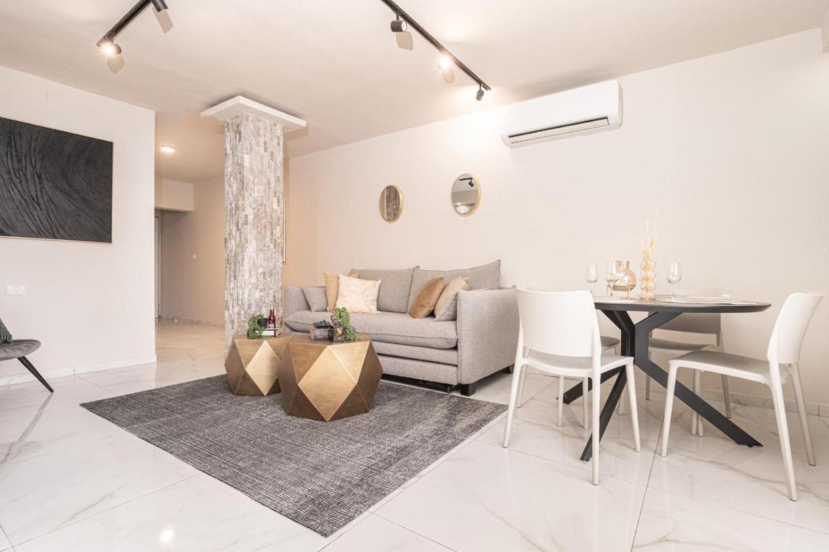 Renovated 2 BR with 2 BTH front Mamilla Mall - main image