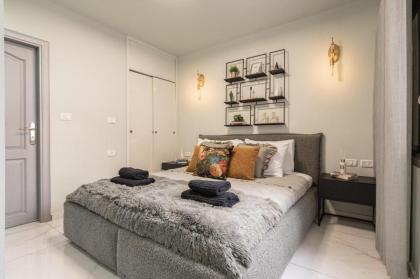 Renovated 2 BR with 2 BTH front Mamilla Mall - image 22