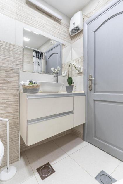 Renovated 2 BR with 2 BTH front Mamilla Mall - image 26