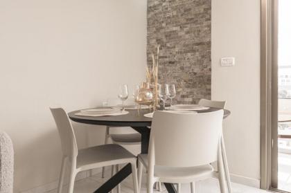 Renovated 2 BR with 2 BTH front Mamilla Mall - image 9