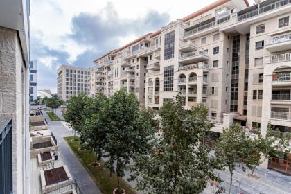 Central and Luxury New 2BR&2Bth - Private Parking - image 11
