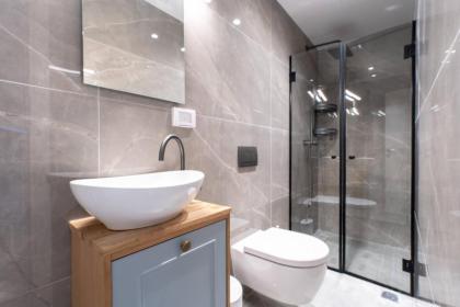 Holysuite Moshe Hess - image 22