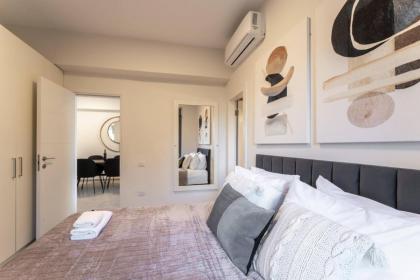 Holysuite Moshe Hess - image 25