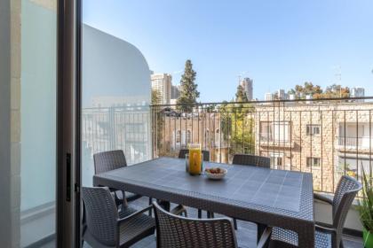 Holysuite Moshe Hess - image 27