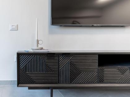 Holysuite Moshe Hess - image 30