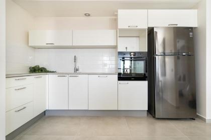 Savyon View Tower - Isrentals - image 24