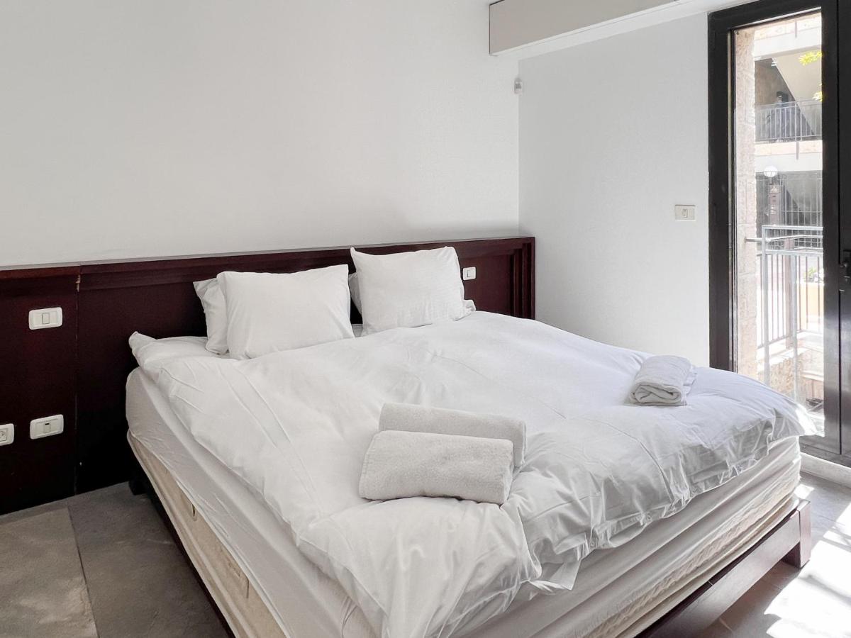 2 BR next to Old City with Patio by FeelHome - image 6