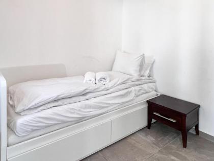 2 BR next to Old City with Patio by FeelHome - image 8